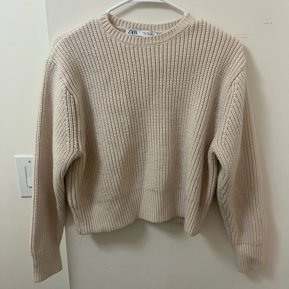Off white knit zara sweater